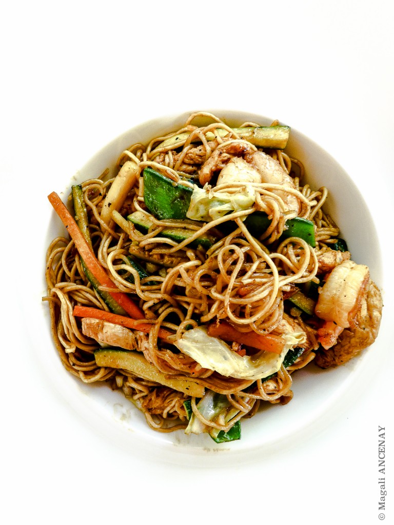 Nouilles asiatiques, poulet et crevettes