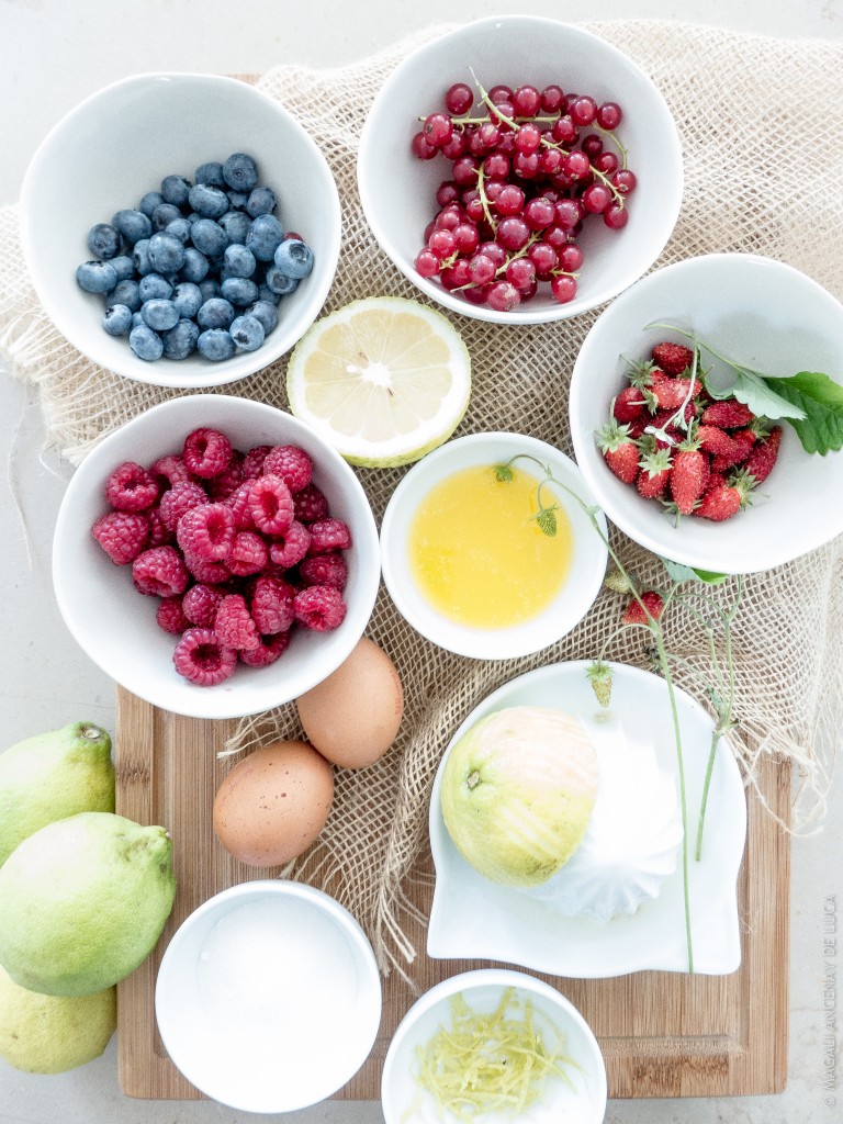 Tarte fruits rouges sur fond aux noix - Magali ANCENAY PHOTOGRAPHy LR-31