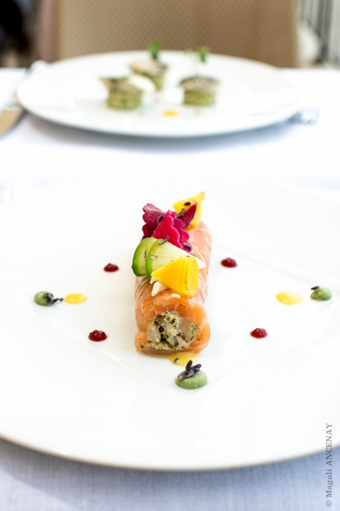 Cannelloni de tourteau, mousseline de Fenouil au citron vert, Vinaigrette de Fruits de la Passion