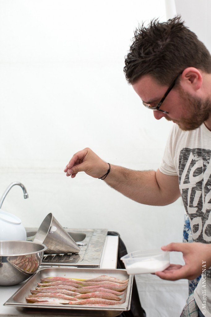 Carl Dutting au cours de cuisine avec Julien Diaz