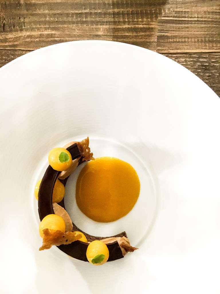 Dessert choco- mangue, passion création de la pâtissière Anne-Sophie Bercet