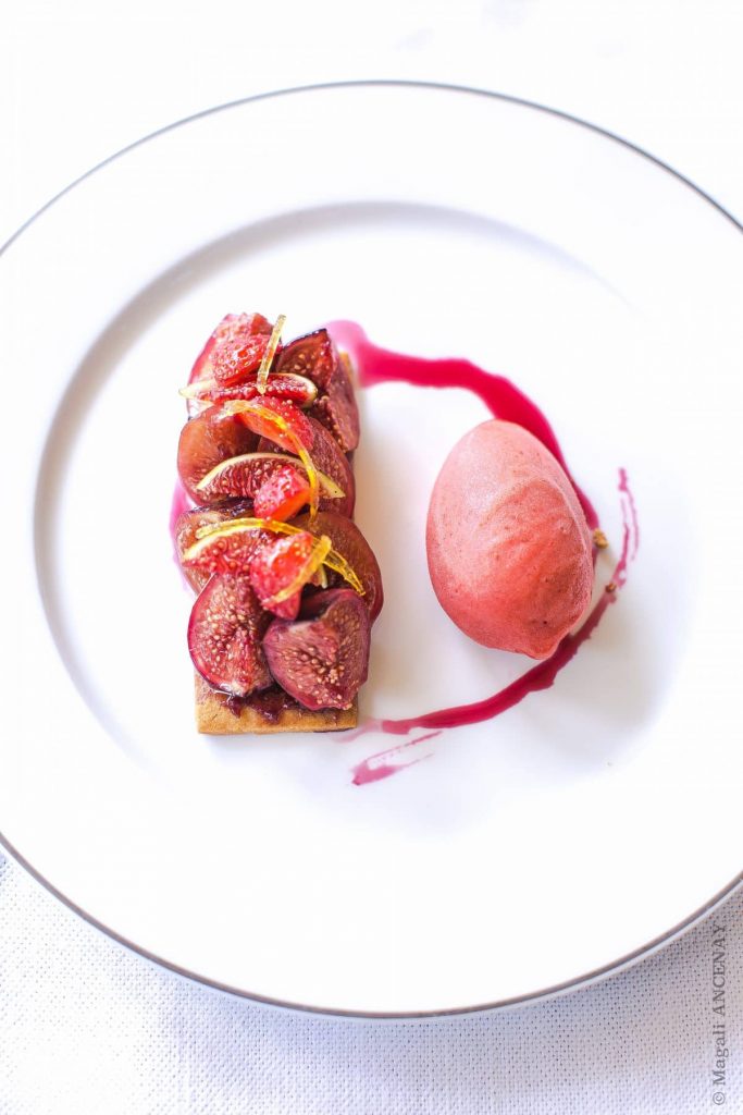 Biscuit sablé, Figues, Fraises et jus de Sangria