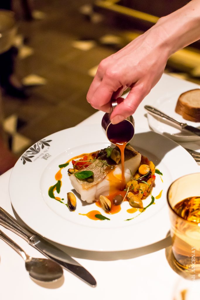 Grilled pollock, mussels and bell pepper marmelade Cabillaud grillé, moules sur une marmelade de poivrons