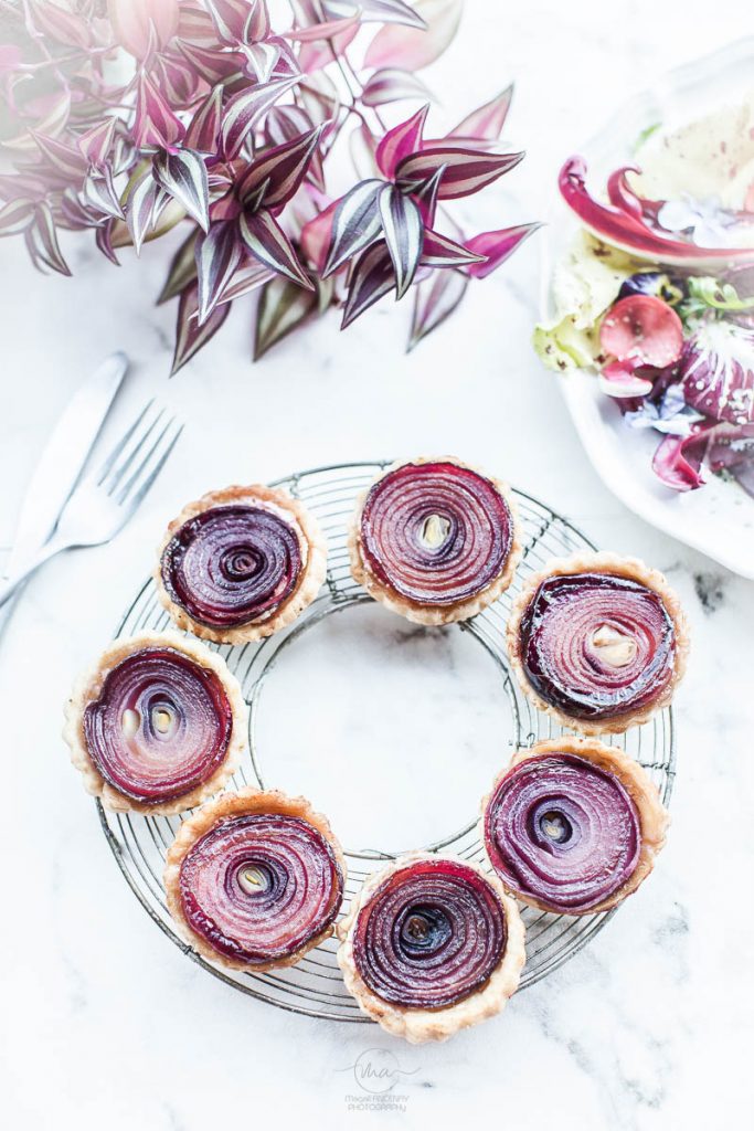 Tartelettes oignon rouge chèvre - Magali ANCENAY Photographe Culinaire