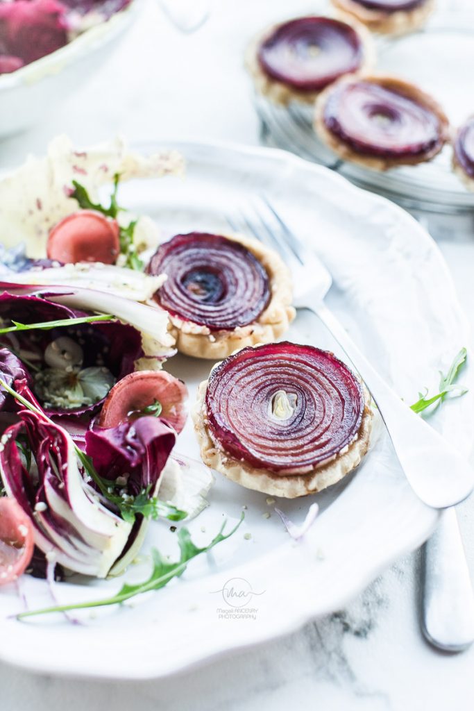 Tartelettes oignon rouge chèvre - Magali ANCENAY Photographe Culinaire